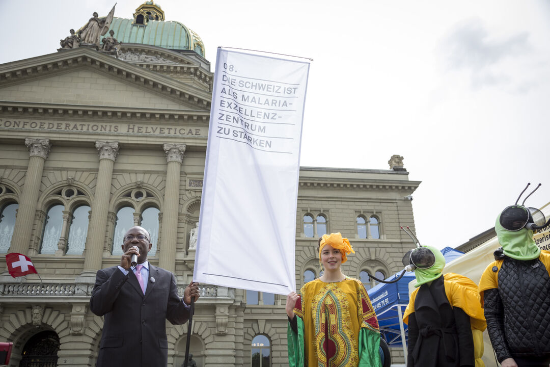 Linus Igwemezie, Chef der Novartis Malaria Initiative 