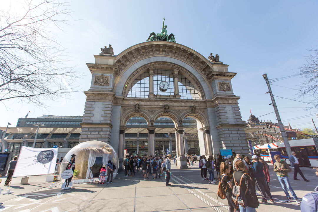 Hohe Malaria Aktivität vor dem Bahnhof Luzern